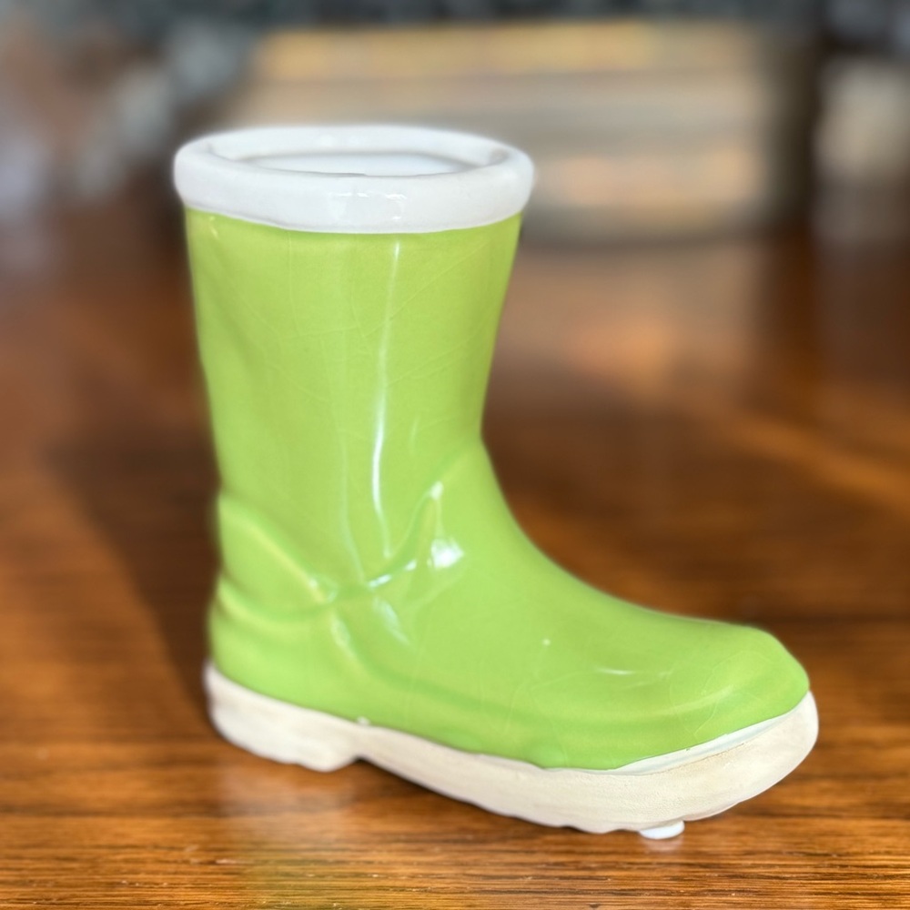 NEW Ceramic Wellies Rain Boots Bud Flower Vase Holder, Green & White Hallmark